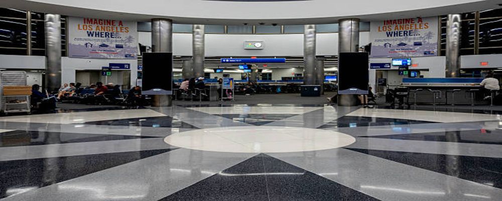 Flight Arrivals & Departures at LAX Airport Terminal 4