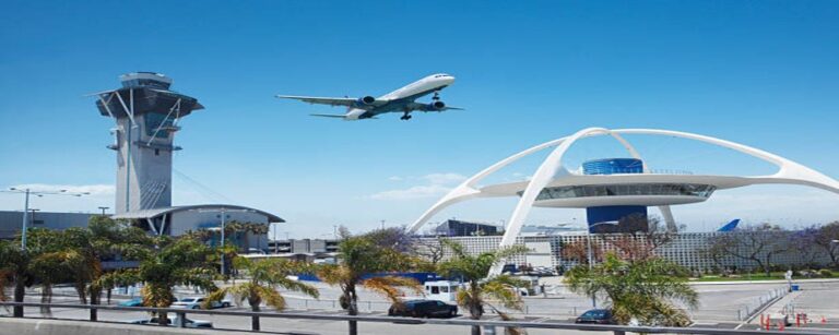 LAX Airport Flight Departures- Flight Status and Amenities