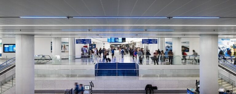 LAX Airport Terminal 8 – Arrivals & Departures, Gates